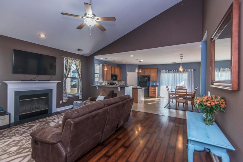 104 Satur Dr, Goose Creek, SC 29445