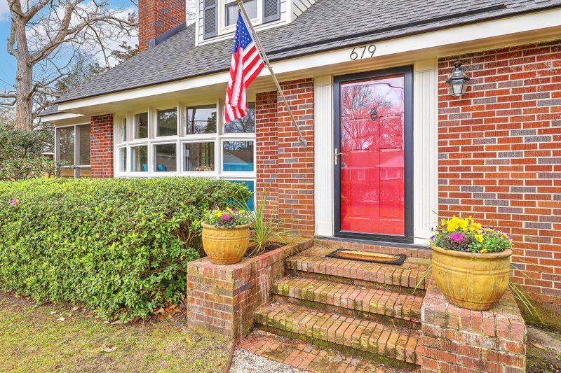 679 W Oak Forest Dr, Charleston, SC 29407