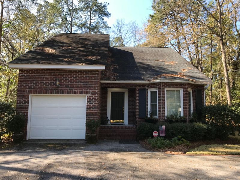 102 Holly Inn Rd, Summerville, SC 29483