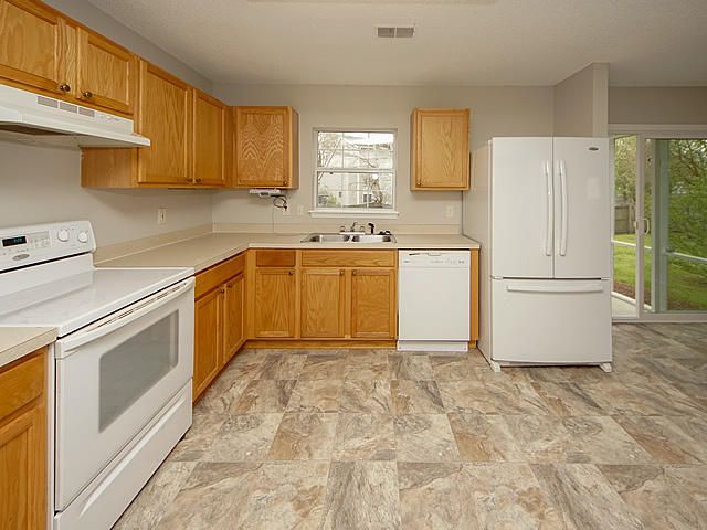 2604 Lyall Ct, North Charleston, SC 29406