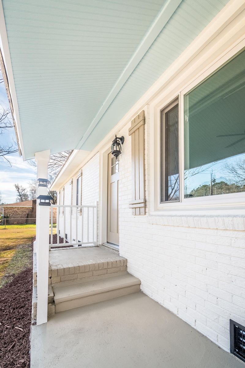 240 N Pandora Dr, Goose Creek, SC 29445