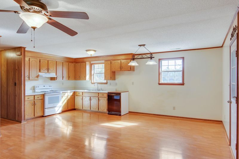 268 Cliffton Dr, Reevesville, SC 29471