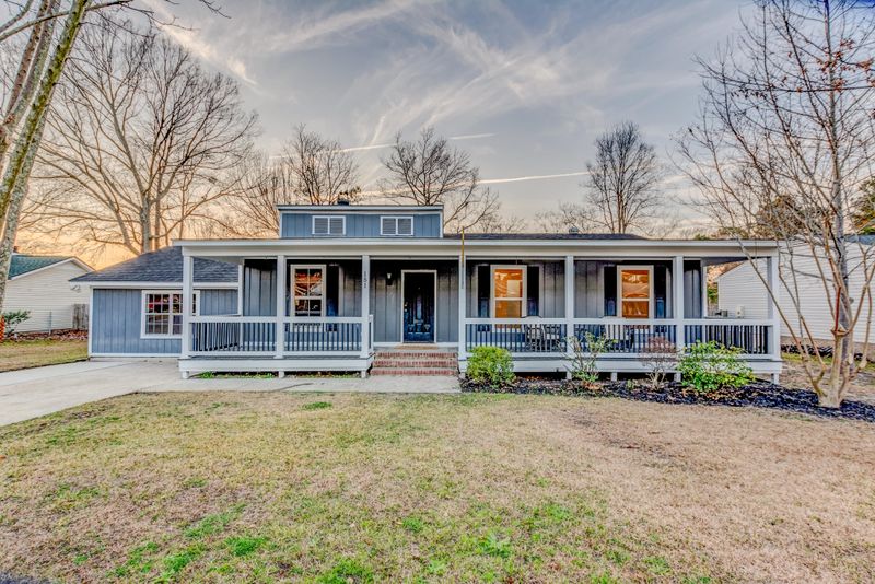 151 Aylesbury Rd, Goose Creek, SC 29445