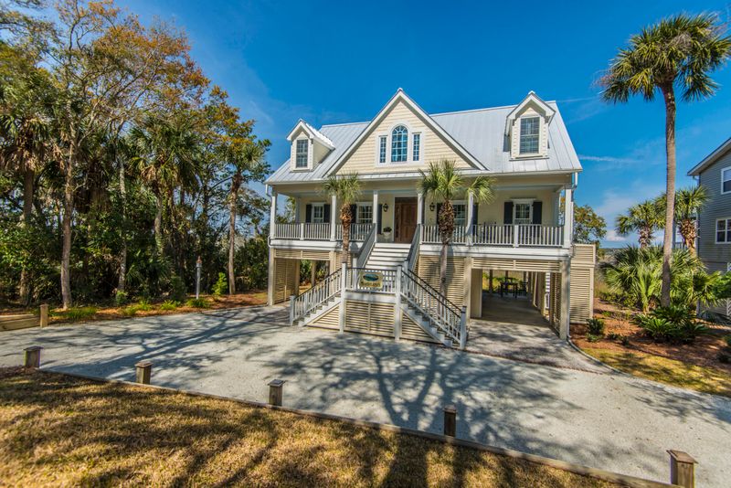 1103 Jungle Rd, Edisto Beach, SC 29438