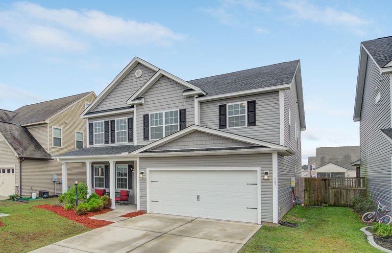 547 Crossland Dr, Moncks Corner, SC 29461