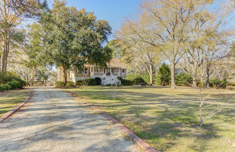 4415 Lord Proprietors Rd, Hollywood, SC 29449