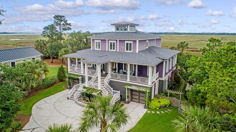 210 Island Point Ct, Mount Pleasant, SC 29464