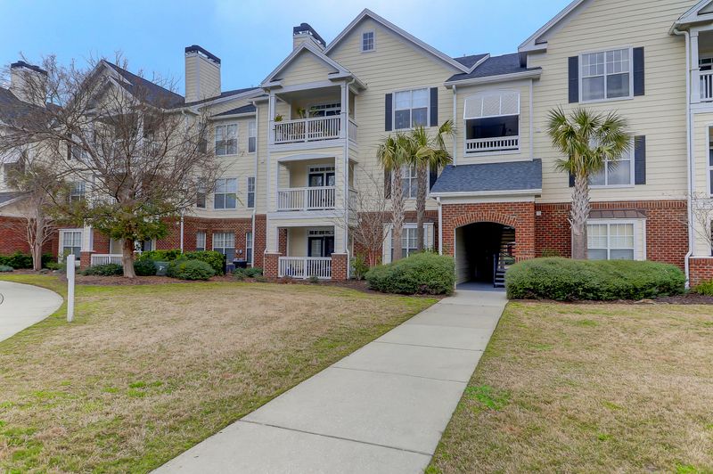 45 Sycamore Ave #824, Charleston, SC 29407