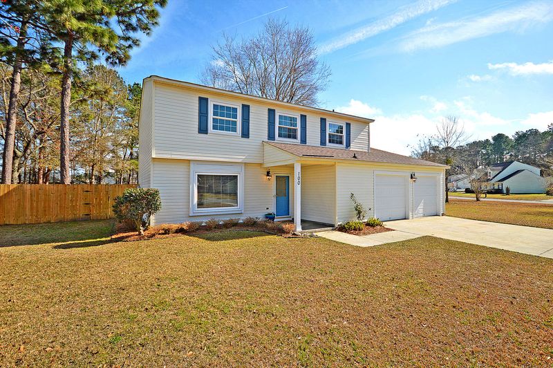 100 Greenbriar Pl, Summerville, SC 29486