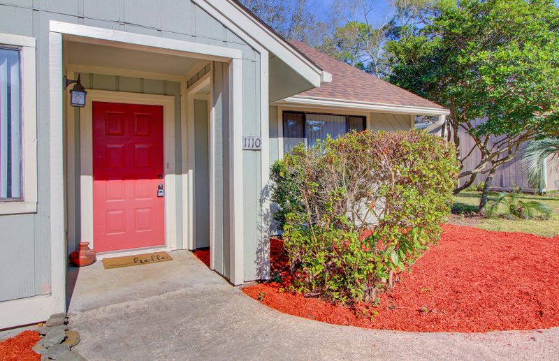 1110 Daffodil Ln, Mount Pleasant, SC 29464