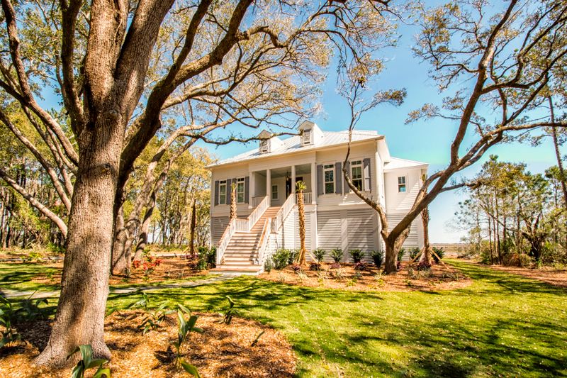 615 Parrot Point Dr, Charleston, SC 29412