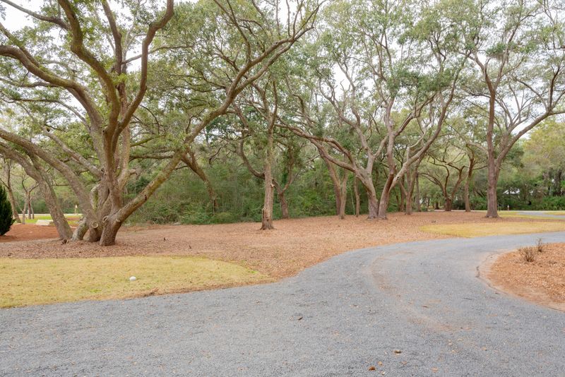 615 Parrot Point Dr, Charleston, SC 29412