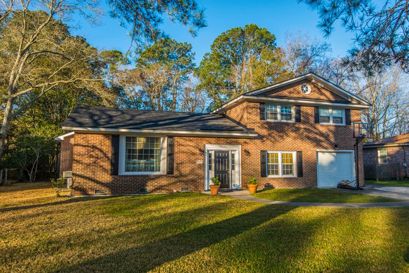 415 Rotherwood Dr, Charleston, SC 29407