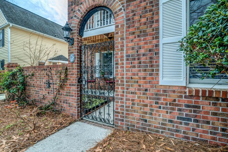 975 Governors Rd, Mount Pleasant, SC 29464