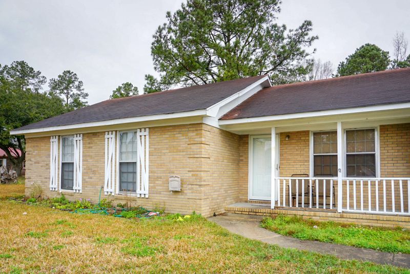1233 St Johns Ave, Moncks Corner, SC 29461