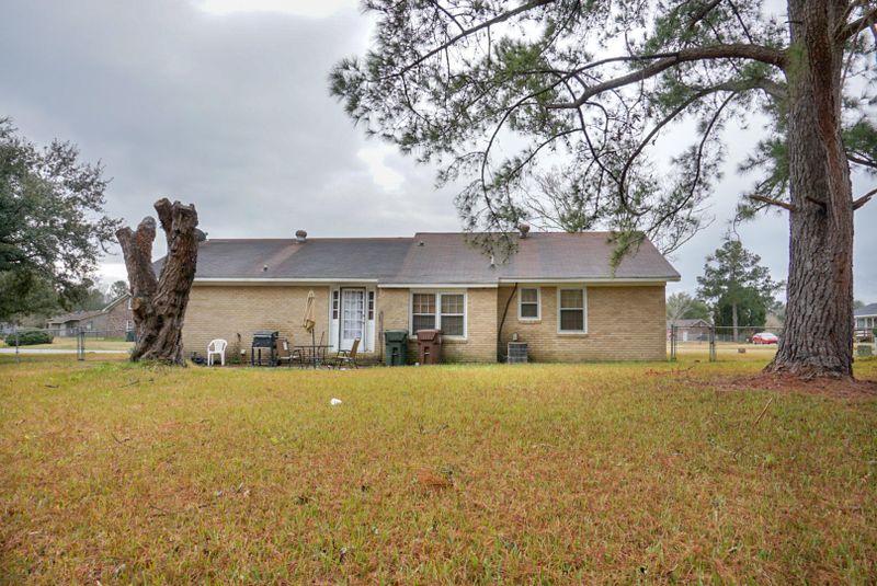 1233 St Johns Ave, Moncks Corner, SC 29461