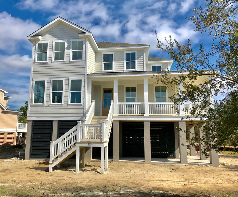 2039 Breezy Point Dr, Mount Pleasant, SC 29466