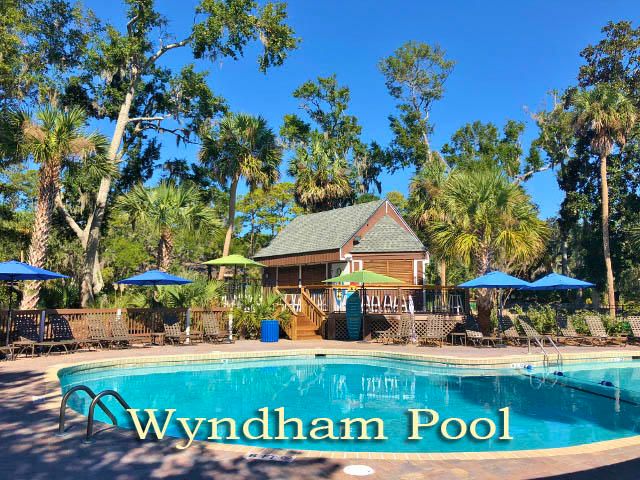 1 Courtyard Pl, Edisto Island, SC 29438