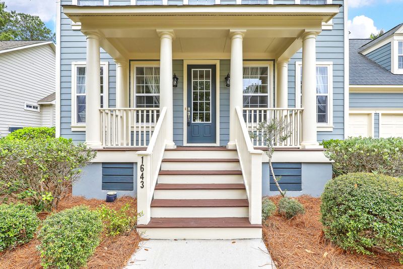 1643 Ellsworth St, Mount Pleasant, SC 29466