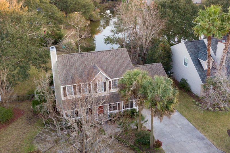 1352 Center Lake Dr, Mount Pleasant, SC 29464