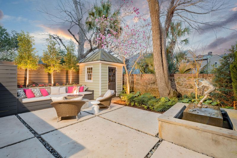 28 New St, Charleston, SC 29401