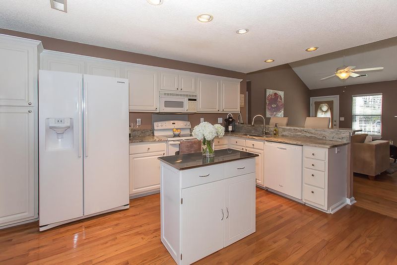 1594 Kentwood Cir, Charleston, SC 29412