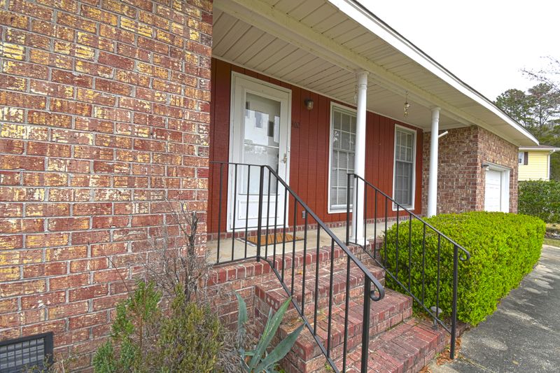 102 Columbia Dr, Ladson, SC 29456