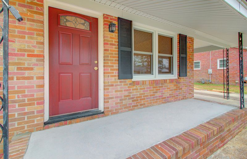 223 N Pandora Dr, Goose Creek, SC 29445