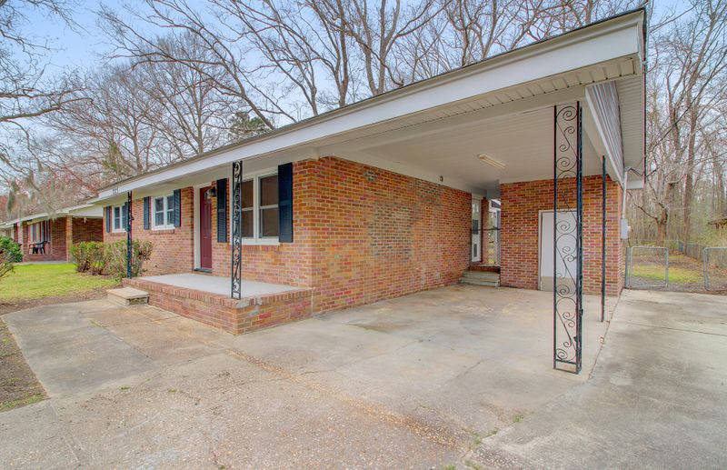 223 N Pandora Dr, Goose Creek, SC 29445