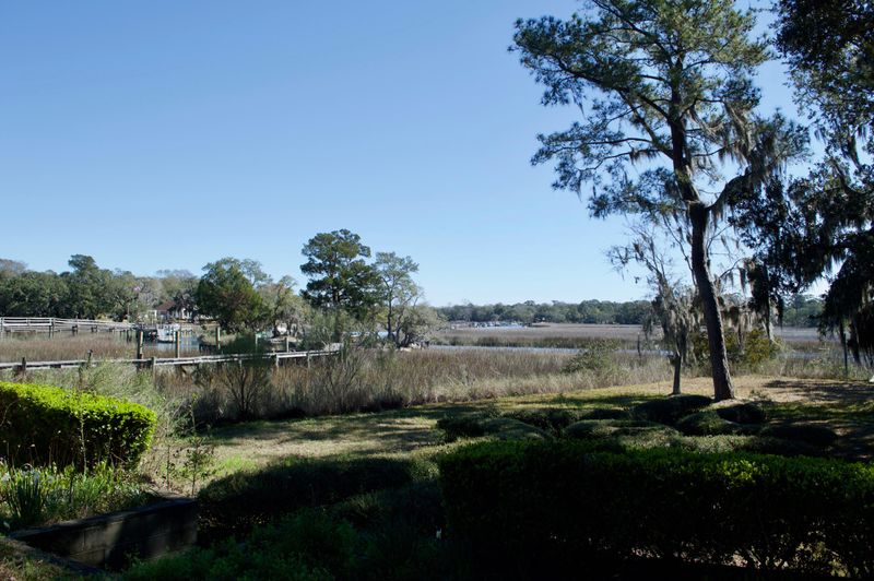 1056 Meader Ln, Mount Pleasant, SC 29464