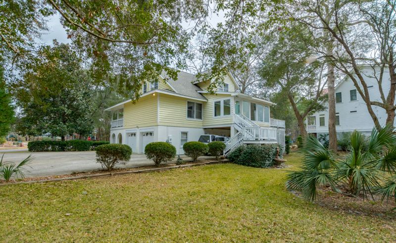3201 Waverly Ln, Johns Island, SC 29455