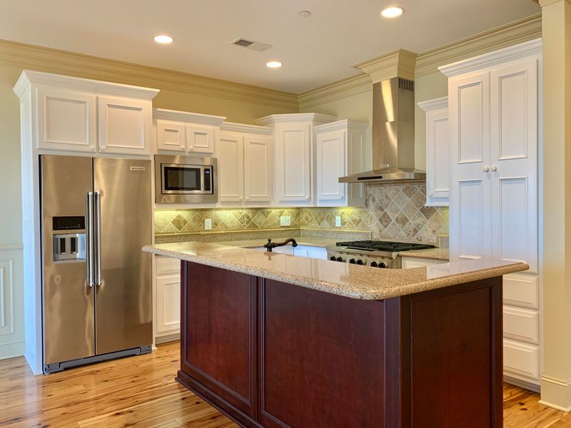 4247 Faber Place Dr #5201, North Charleston, SC 29405