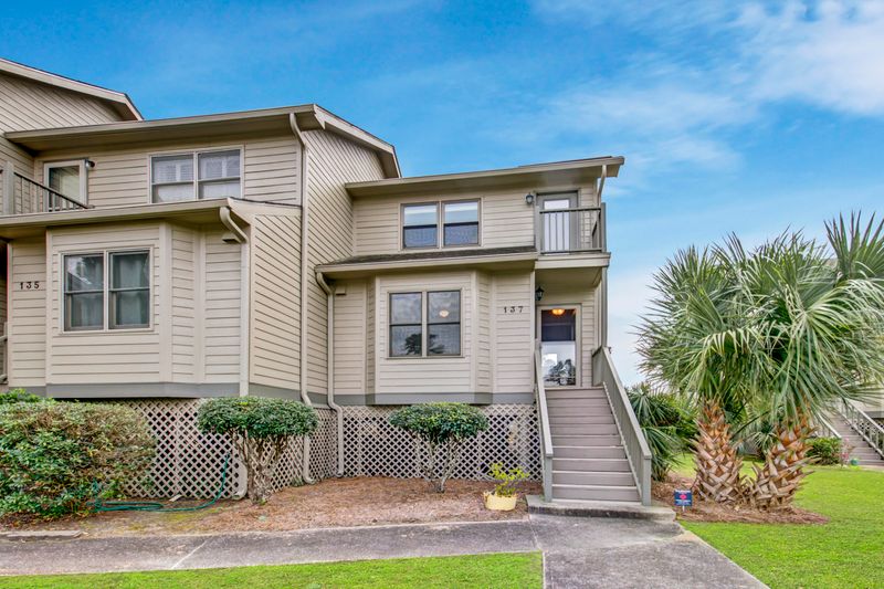 137 River Breeze Dr, Charleston, SC 29407