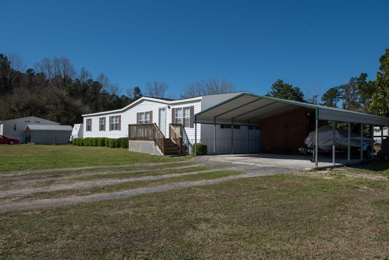 831 Peggy Ln, Moncks Corner, SC 29461