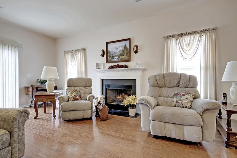 636 Savannah River Dr, Summerville, SC 29485
