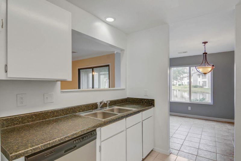 602 Waterwood Dr, Goose Creek, SC 29445