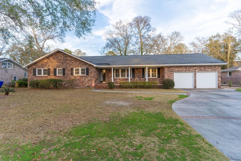 104 Manchester Rd, Charleston, SC 29407