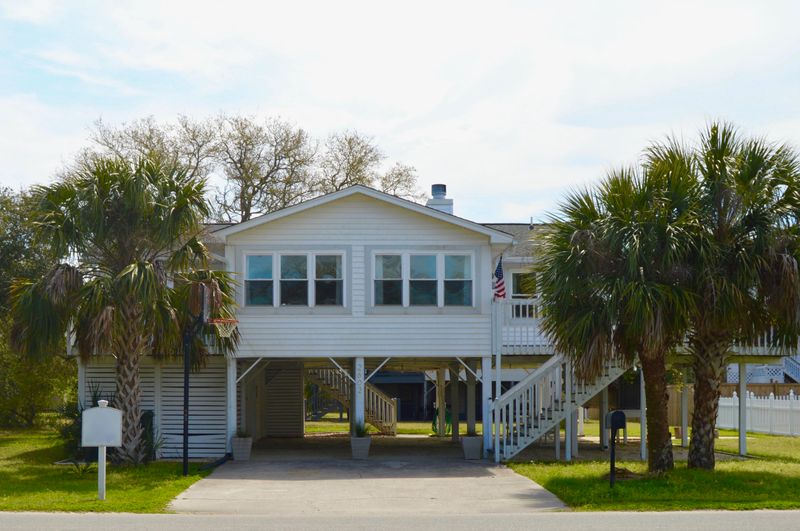 2602 Myrtle St, Edisto Island, SC 29438