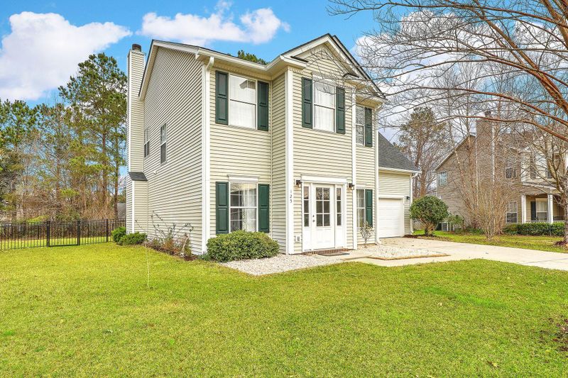 125 Hearthstone Cir, Goose Creek, SC 29445