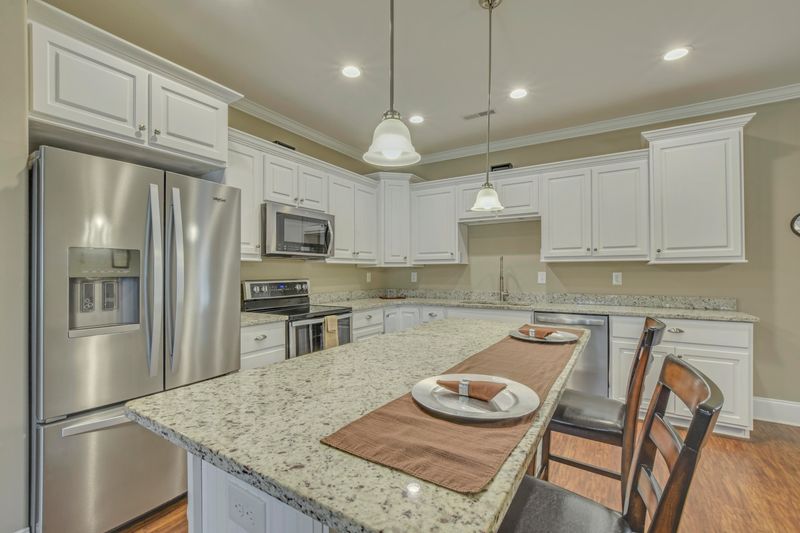 6306 Murray Dr, Hanahan, SC 29410