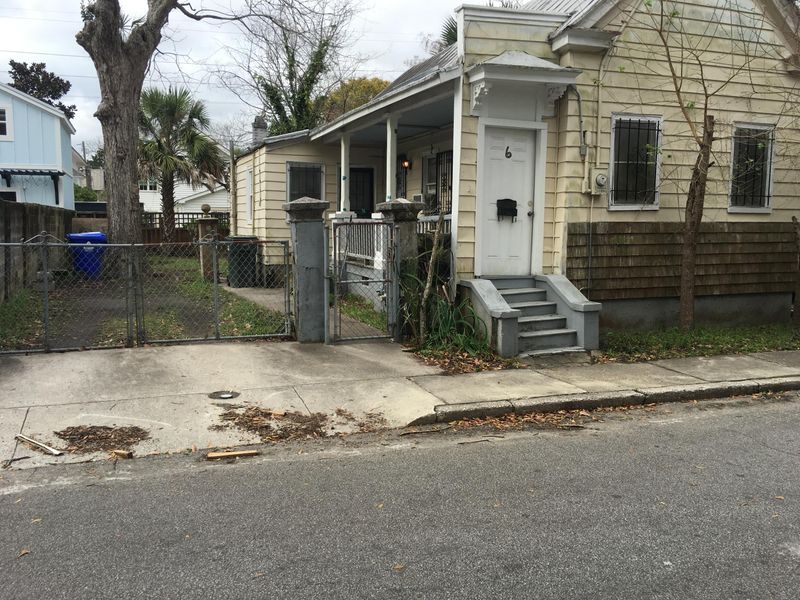 6 W Sutherland Ct, Charleston, SC 29403
