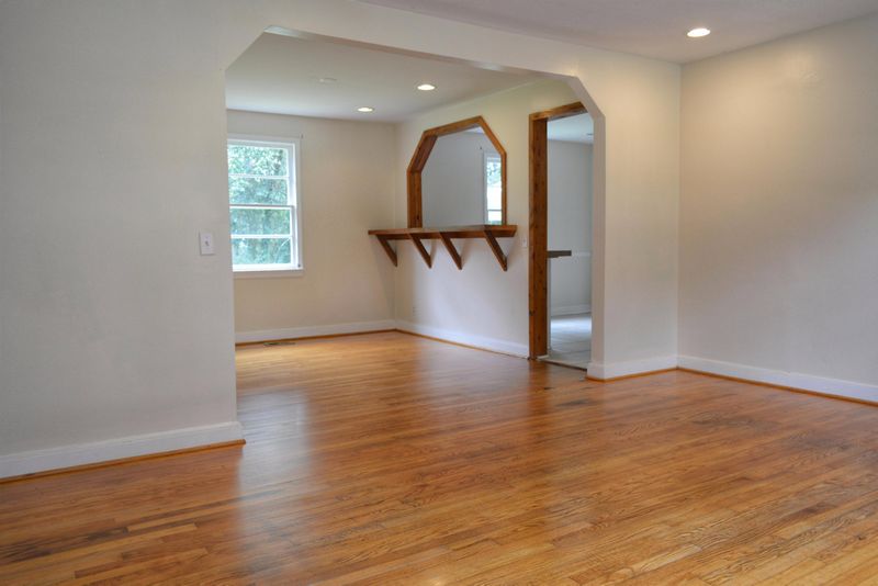 1273 Pickett St, Charleston, SC 29412