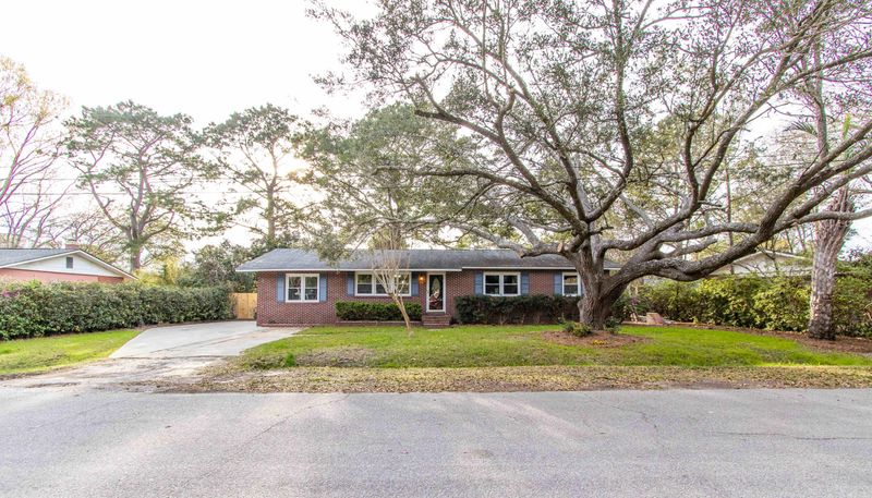 17 Murray Hill Dr, Charleston, SC 29407