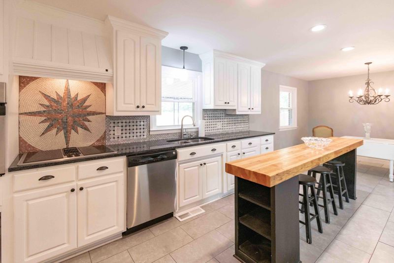 17 Murray Hill Dr, Charleston, SC 29407
