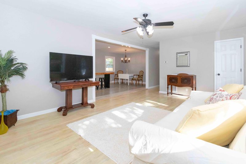 17 Murray Hill Dr, Charleston, SC 29407