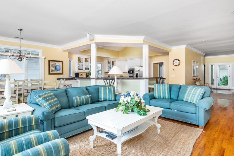 3011 Hidden Oak Dr, Johns Island, SC 29455