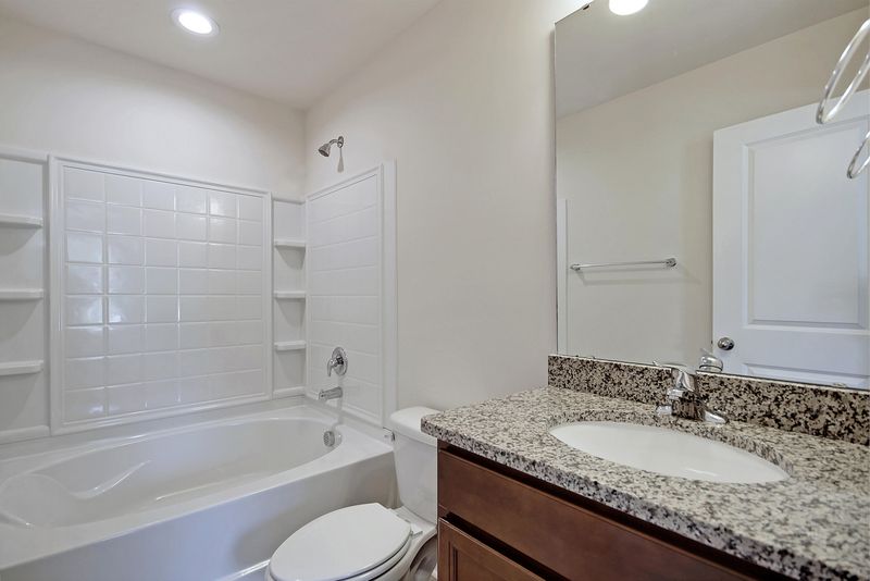 822 W 3rd N St, Summerville, SC 29483