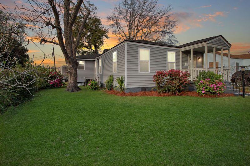 2106 Courtland Ave, Charleston, SC 29403
