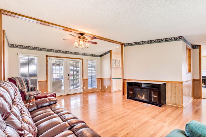 470 Fantail Ln, Cross, SC 29436