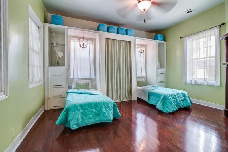 225 Fishburne St, Charleston, SC 29403